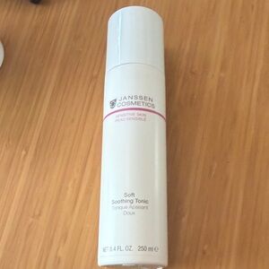 White Soothing Skin Toner